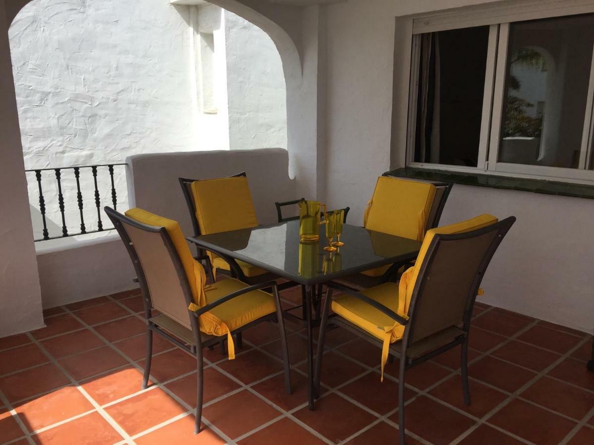 Beautiful 2 Bedroom Apartment @ Puerto Banus! Marbella Exteriör bild